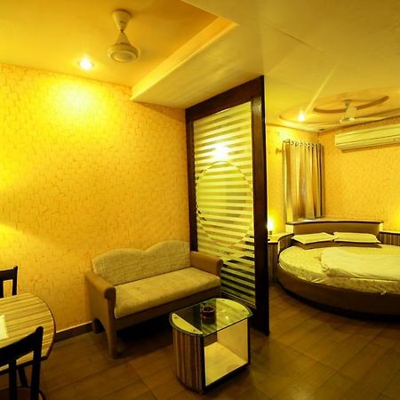 Hotel Ashiana Джамнагар Экстерьер фото