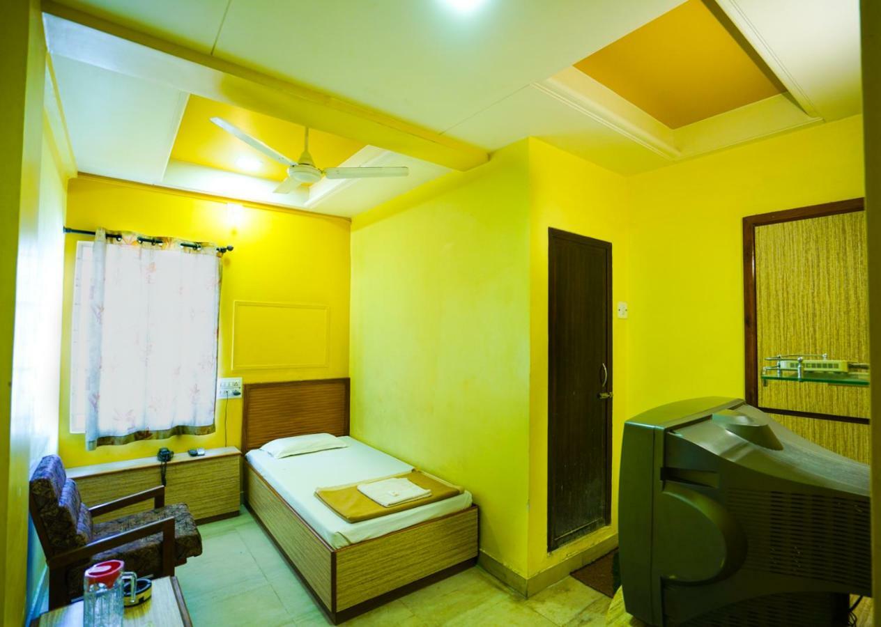 Hotel Ashiana Джамнагар Экстерьер фото